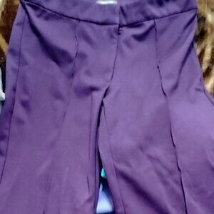 Worthington Pintuck Flare grape dress slacks                size 2   Like new.